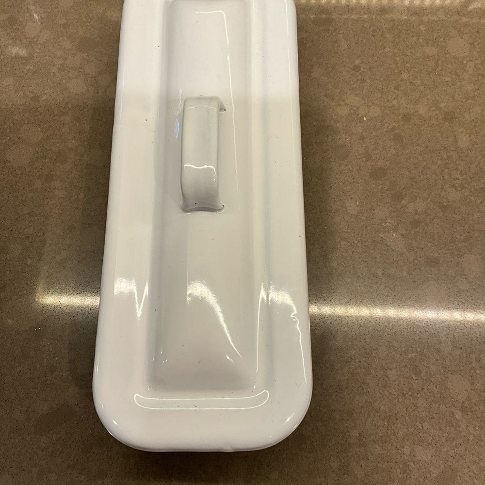 5/20 White porcelain vintage container